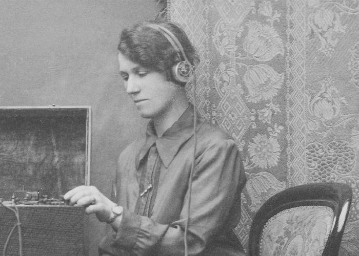 Danmarks første radioudsendelse